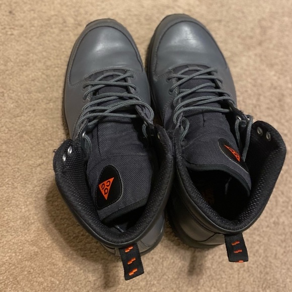 Nike Boots/dark grey/size 11 men’s - Picture 2 of 5